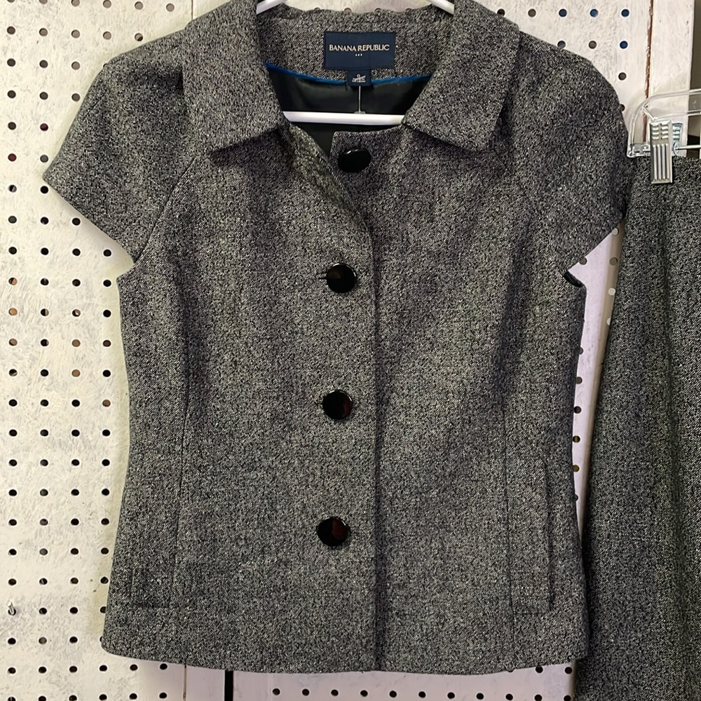 NWT Banana Republic - Picture 2 of 9